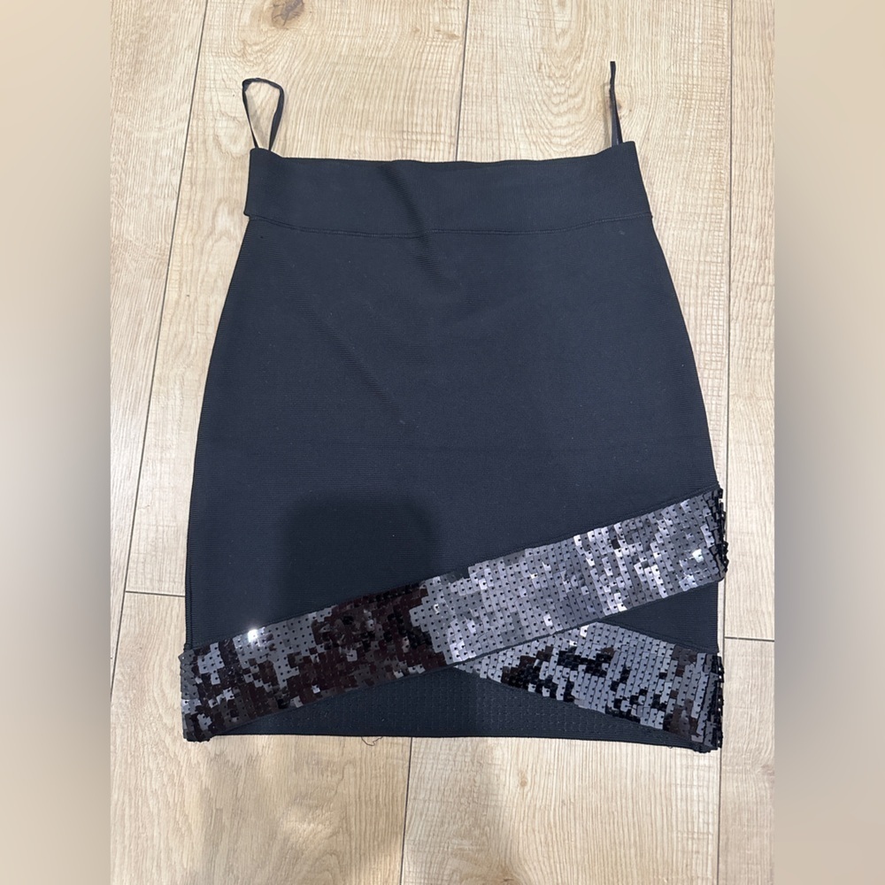 Bcbg maxazria Elegant Black Sequin Women's Skirt bandage size xs‎